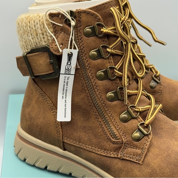 Cliffs Tan Cozy Combat Boots | Size 7 - Picture 2 of 11